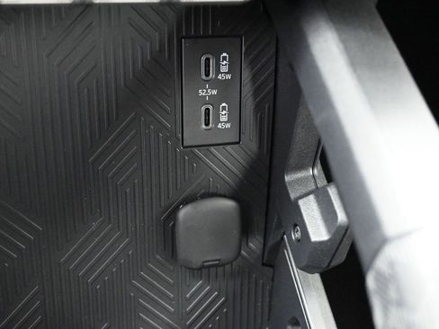 Used 2025 Toyota 4Runner SR5 image 22