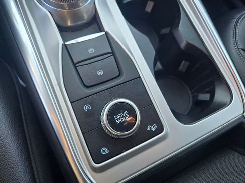 Used 2020 Ford Explorer XLT w/ Equipment Group 202A image 17