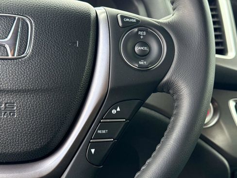 Certified 2017 Honda Ridgeline RTL-T image 28