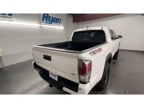 Used 2023 Toyota Tacoma TRD Off-Road image 8