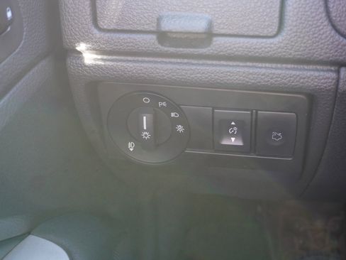 Used 2012 Ford Fusion SEL image 10