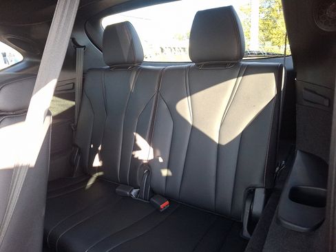 Used 2023 Acura MDX A-Spec image 10