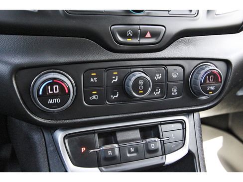 Used 2022 GMC Terrain SLE w/ Driver Convenience Package image 27