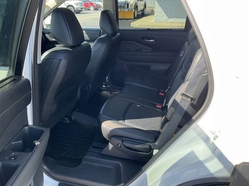 Certified 2024 Nissan Pathfinder SL image 13