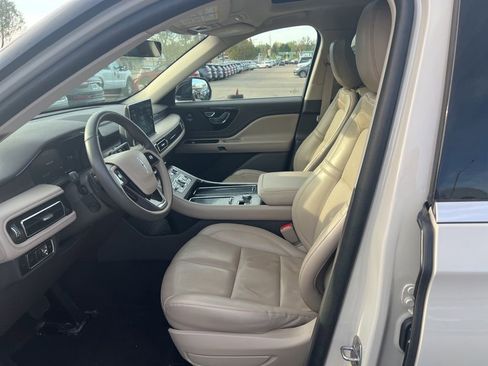 Used 2024 Lincoln Aviator Reserve w/ Equipment Group 201A AWD/4WD image 10