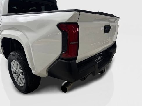 Used 2025 Toyota Tacoma SR image 19