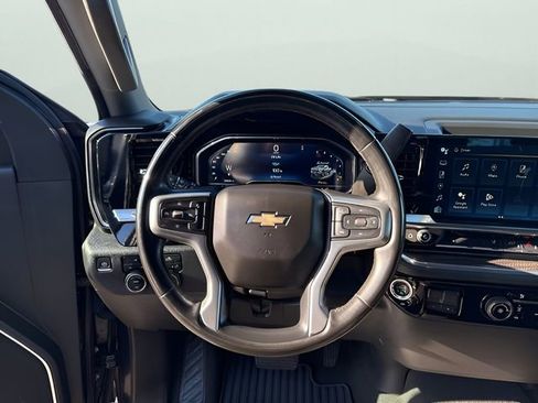 Used 2024 Chevrolet Silverado 2500 LT w/ Snow Plow Prep/Camper Package image 17