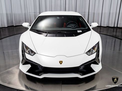 Used 2024 Lamborghini Huracan Tecnica image 4