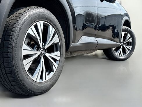 Used 2021 Nissan Rogue SV image 15