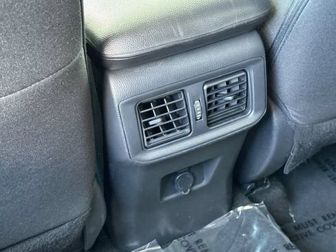 Used 2022 Toyota RAV4 LE AWD/4WD image 14