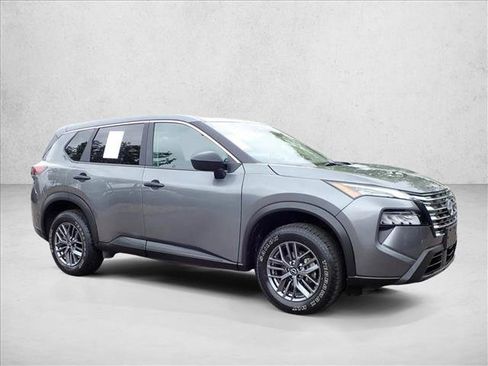 Used 2024 Nissan Rogue S AWD/4WD image 6