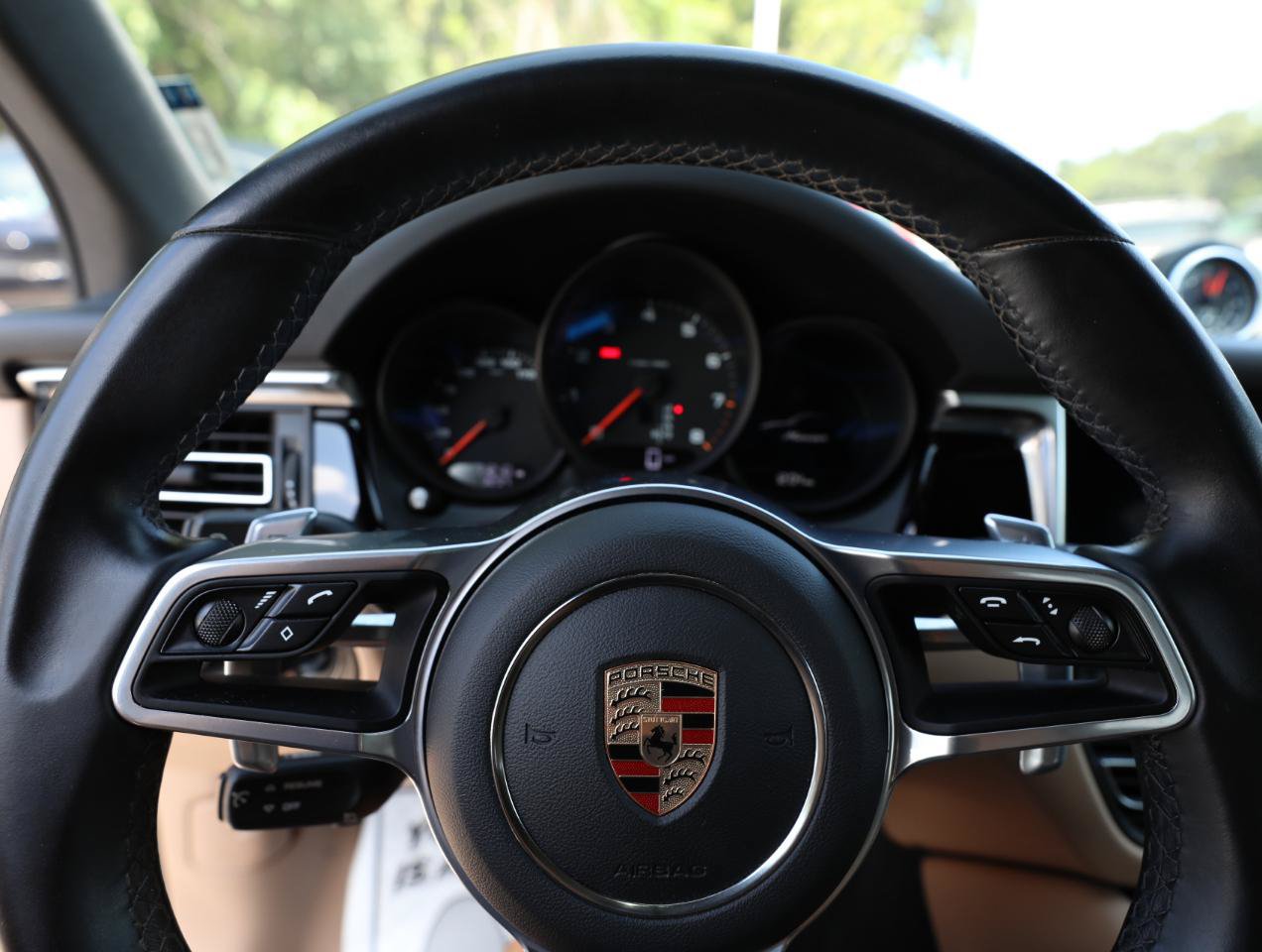 Used 2020 Porsche Macan AWD/4WD image 27