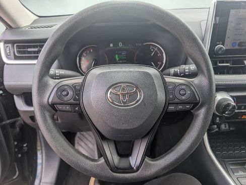 Used 2025 Toyota RAV4 XLE AWD/4WD image 13