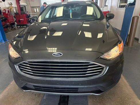 Used 2020 Ford Fusion SE FWD image 5