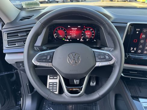 Certified 2025 Volkswagen Atlas Peak Edition SE image 19