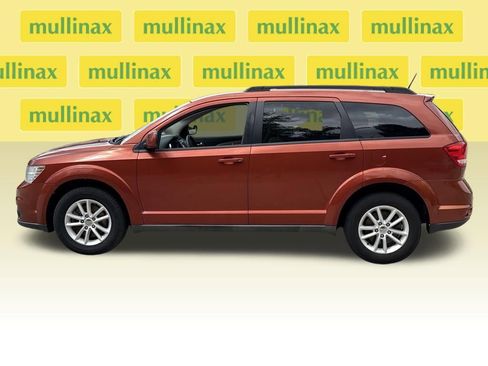 Used 2013 Dodge Journey SXT w/ Flexible Seating Group image 10