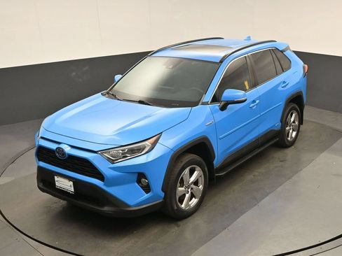 Used 2021 Toyota RAV4 XLE Premium AWD/4WD image 57