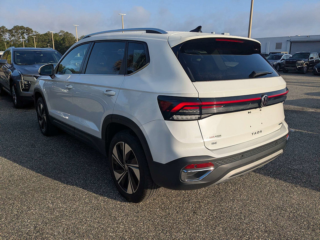 Used 2025 Volkswagen Taos SE AWD/4WD image 6
