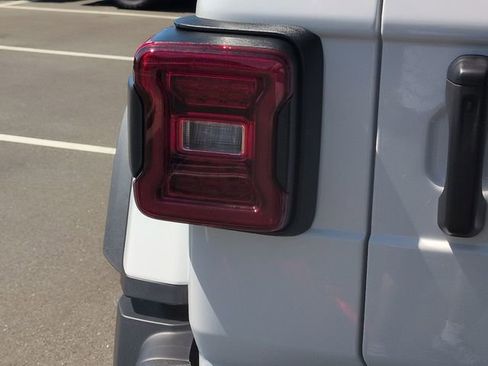 New 2025 Jeep Wrangler Unlimited Rubicon 392 image 21