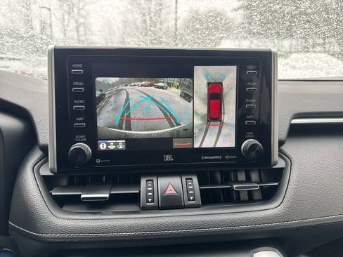 Used 2020 Toyota RAV4 Limited image 21