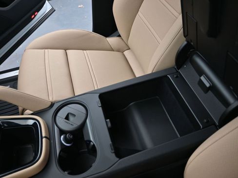 New 2025 Porsche Cayenne image 26