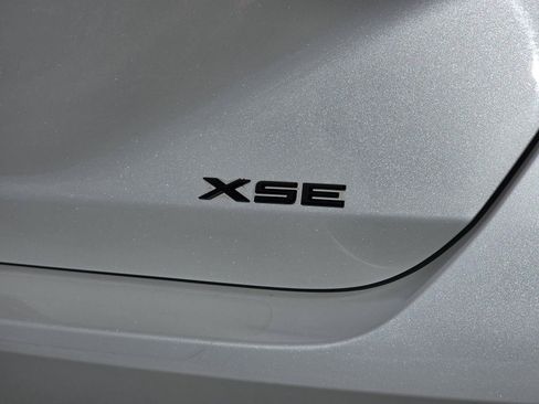 Used 2022 Toyota Avalon XSE FWD image 7