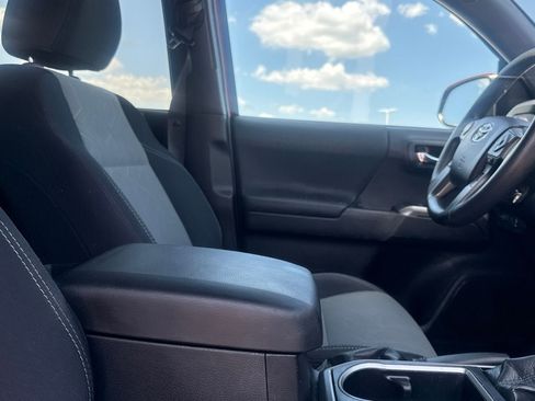 Used 2021 Toyota Tacoma TRD Sport RWD image 23