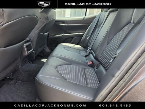 Used 2023 Toyota Camry SE FWD image 12