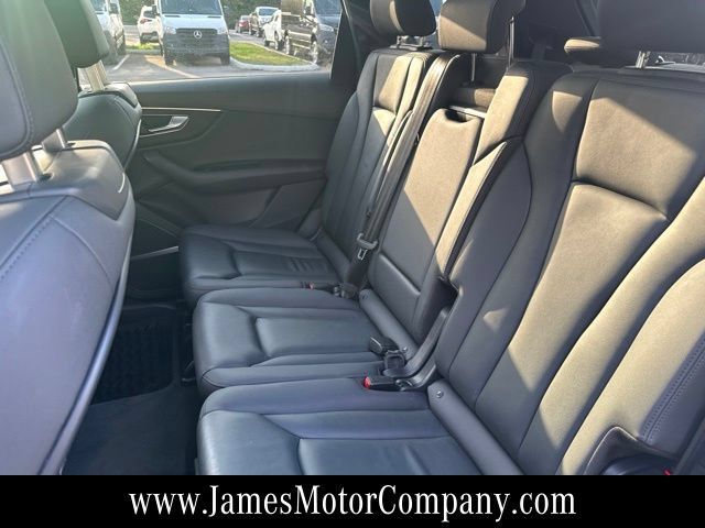 Used 2021 Audi Q7 3.0T Premium Plus w/ Premium Plus Package AWD/4WD image 15