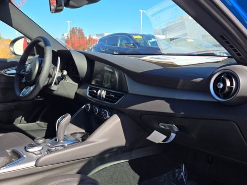 New 2025 Alfa Romeo Giulia AWD image 7