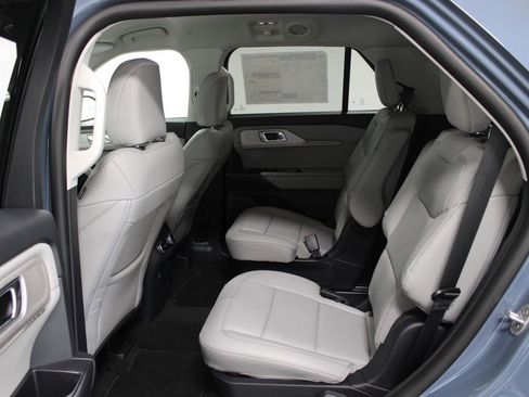 New 2026 Ford Explorer Active RWD image 25