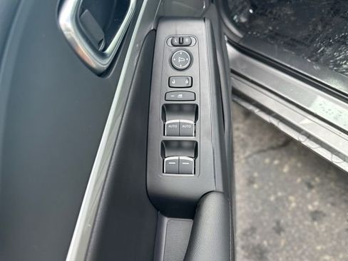 New 2025 Acura Integra FWD image 25