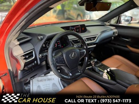 Used 2019 Lexus UX 200 w/ Premium Package FWD image 15