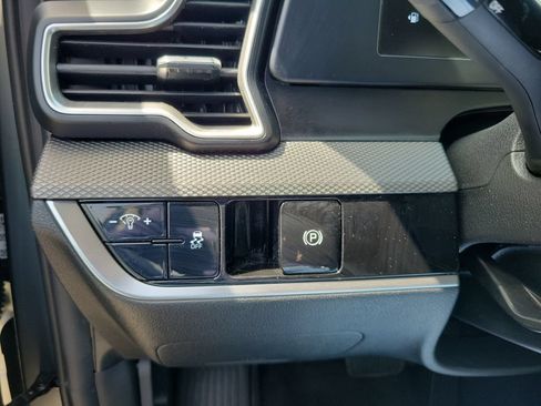 Certified 2024 Kia Sportage LX FWD image 21