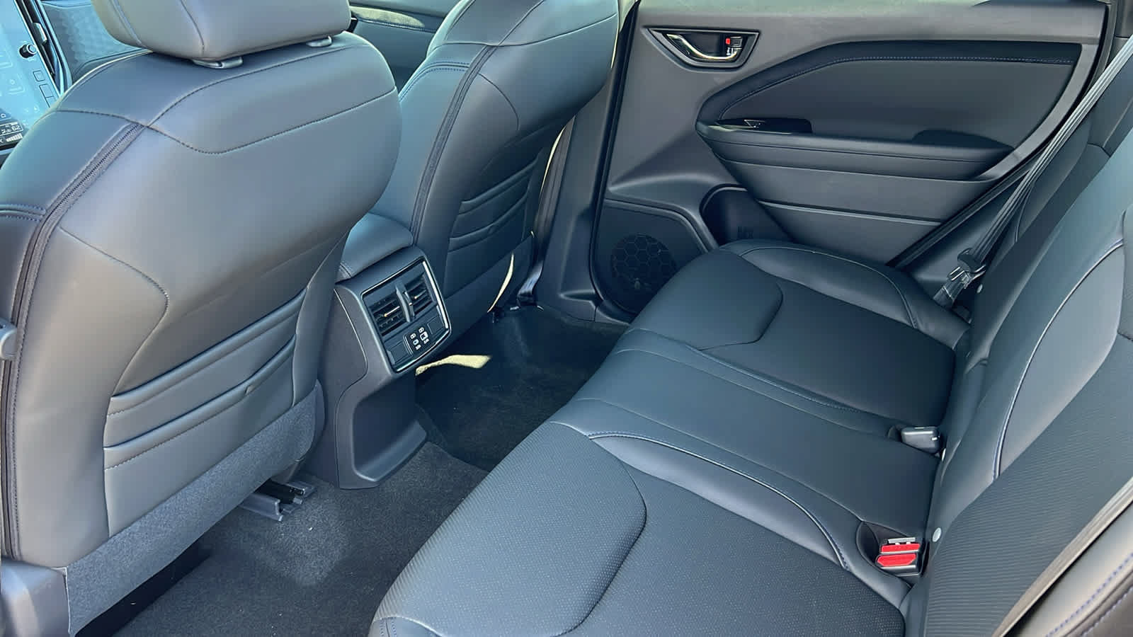 New 2026 Subaru Forester Premium AWD/4WD image 24