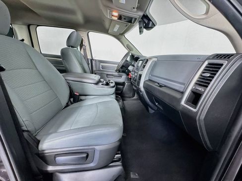 Used 2018 RAM 1500 Classic SLT AWD/4WD image 27
