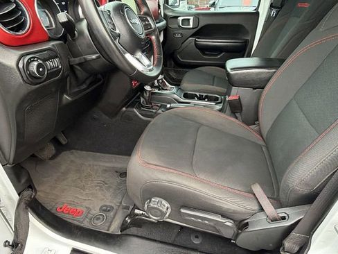 Used 2021 Jeep Wrangler Unlimited Rubicon w/ Xtreme Recon 35" Tire Package image 13