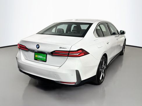 Used 2026 BMW 530i RWD image 10