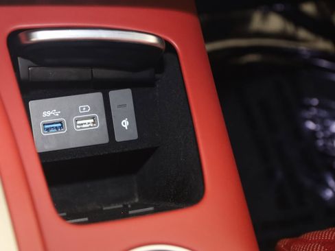 Used 2022 Genesis GV70 3.5T Sport w/ Sport Advanced Package image 31