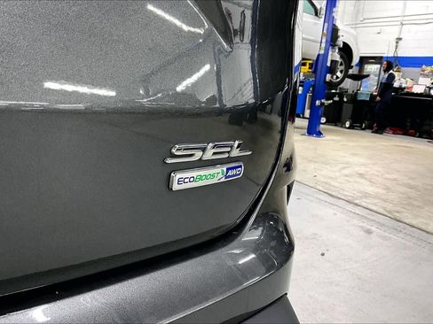 Used 2020 Ford Edge SEL w/ Convenience Package image 9