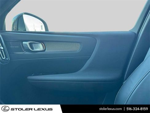 Used 2022 Volvo XC40 P8 Recharge Ultimate image 41