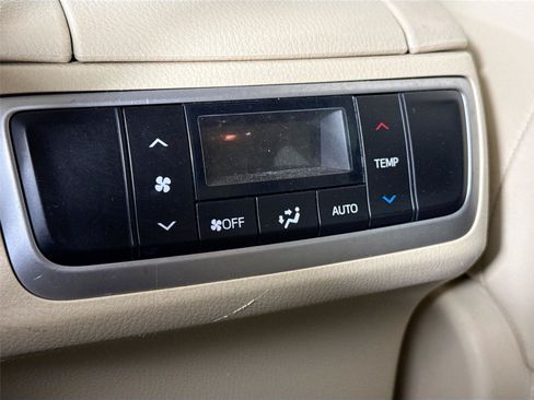 Used 2016 Toyota Highlander Limited FWD image 37