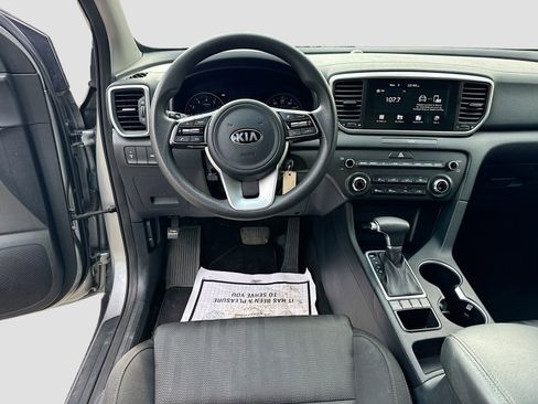 Used 2020 Kia Sportage LX image 19