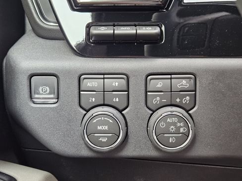 New 2026 Chevrolet Silverado 2500 ZR2 AWD/4WD image 22