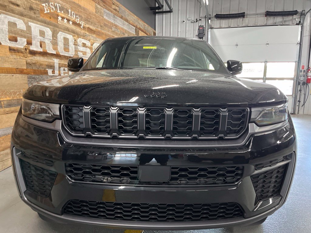 New 2026 Jeep Grand Cherokee Altitude AWD/4WD image 7