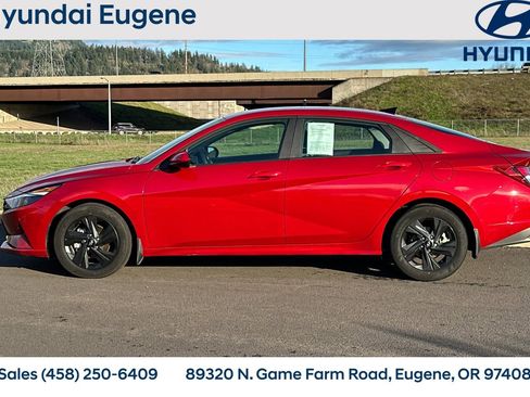 Used 2023 Hyundai Elantra SEL image 7