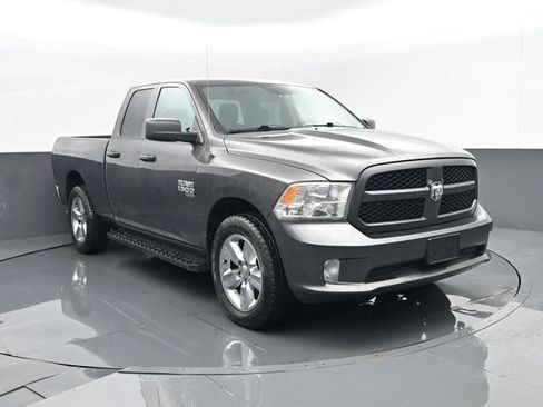 Used 2019 RAM 1500 Express w/ Express Value Package AWD/4WD image 3