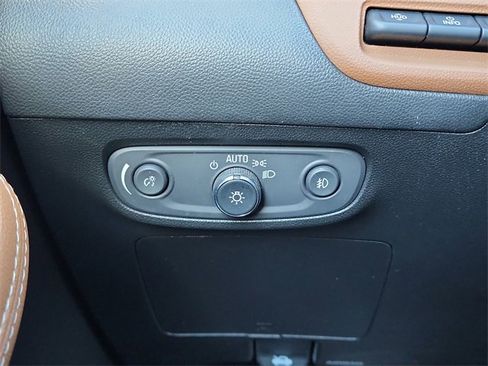 Used 2021 Buick Encore GX Essence w/ Advanced Technology Package image 30