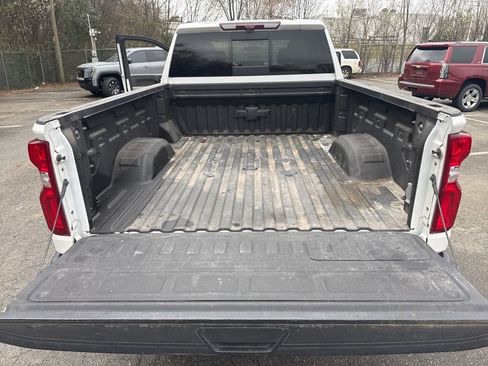 Used 2022 Chevrolet Silverado 2500 LTZ w/ LTZ Premium Package image 15