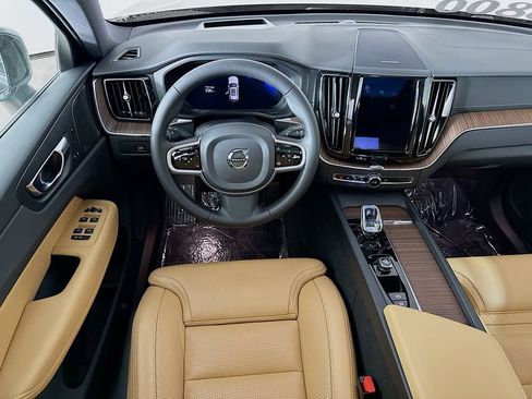 Certified 2023 Volvo XC60 B5 Ultimate w/ Climate Package image 24